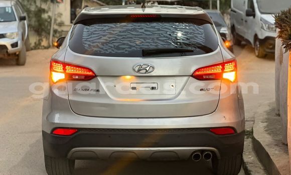Acheter Import Voiture Hyundai Santa Fe Blanc à Dakar, Dakar Acheter Import Voiture Hyundai Santa Fe Blanc à Dakar, Dakar