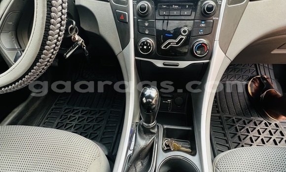 Dieundeu Occasion Hyundai Sonata Silver Auto in Dakar in Dakar Dieundeu Occasion Hyundai Sonata Silver Auto in Dakar in Dakar