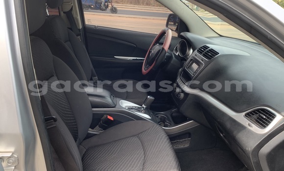 Dieundeu Occasion Dodge Journey Silver Auto in Dakar in Dakar Dieundeu Occasion Dodge Journey Silver Auto in Dakar in Dakar