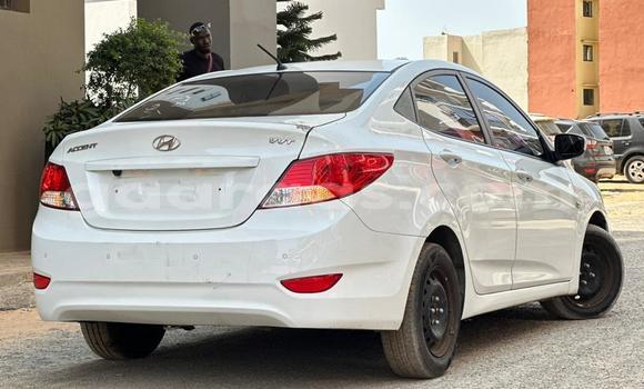 Acheter Import Voiture Hyundai Accent Blanc à Dakar, Dakar Acheter Import Voiture Hyundai Accent Blanc à Dakar, Dakar