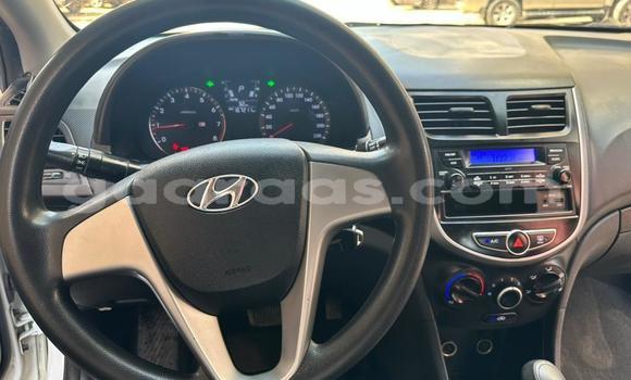Acheter Import Voiture Hyundai Accent Blanc à Dakar, Dakar Acheter Import Voiture Hyundai Accent Blanc à Dakar, Dakar