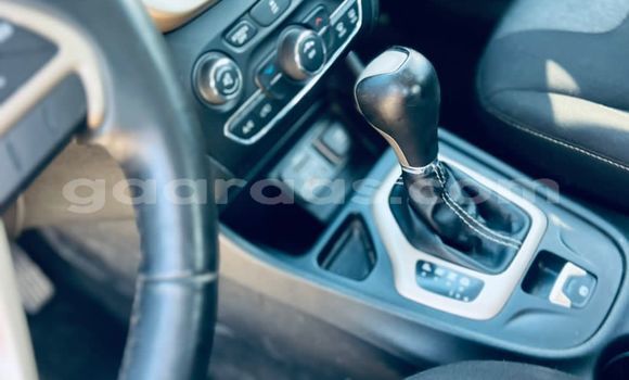 Acheter Occasion Voiture Jeep Cherokee Rouge à Dakar, Dakar Acheter Occasion Voiture Jeep Cherokee Rouge à Dakar, Dakar