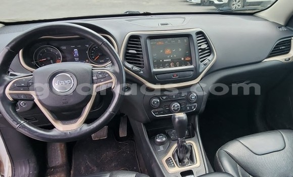 Buy Used Jeep Cherokee White Car in Dakar in Dakar Buy Used Jeep Cherokee White Car in Dakar in Dakar