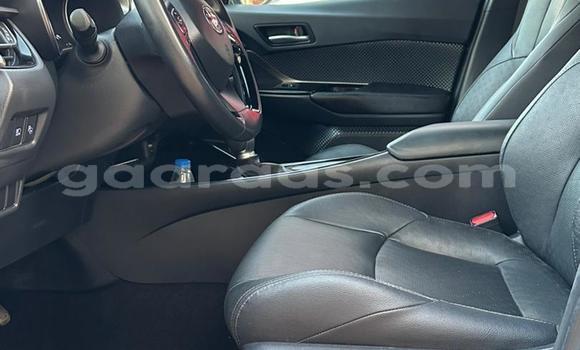 Acheter Import Voiture Toyota C-HR Bleu à Dakar, Dakar Acheter Import Voiture Toyota C-HR Bleu à Dakar, Dakar