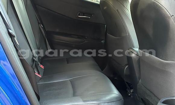 Acheter Import Voiture Toyota C-HR Bleu à Dakar, Dakar Acheter Import Voiture Toyota C-HR Bleu à Dakar, Dakar