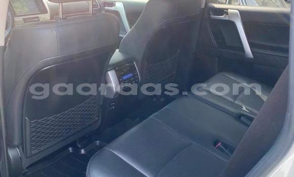 Acheter Import Voiture Toyota Land Cruiser Prado Blanc à Dakar, Dakar Acheter Import Voiture Toyota Land Cruiser Prado Blanc à Dakar, Dakar