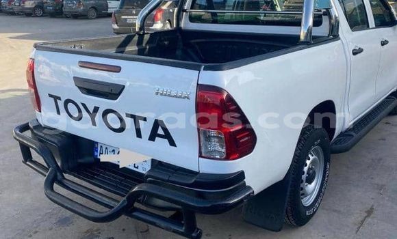Dieundeu Occasion Toyota Hilux White Auto in Dakar in Dakar Dieundeu Occasion Toyota Hilux White Auto in Dakar in Dakar