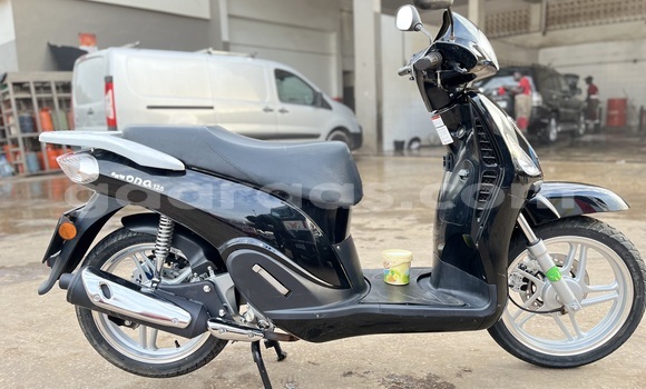 Acheter Occasion Moto CRS 650 VUN Noir à Dakar, Dakar Acheter Occasion Moto CRS 650 VUN Noir à Dakar, Dakar