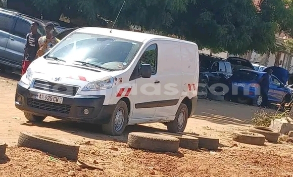 Acheter Occasion Voiture Peugeot RCZ Blanc à Dakar, Dakar Acheter Occasion Voiture Peugeot RCZ Blanc à Dakar, Dakar