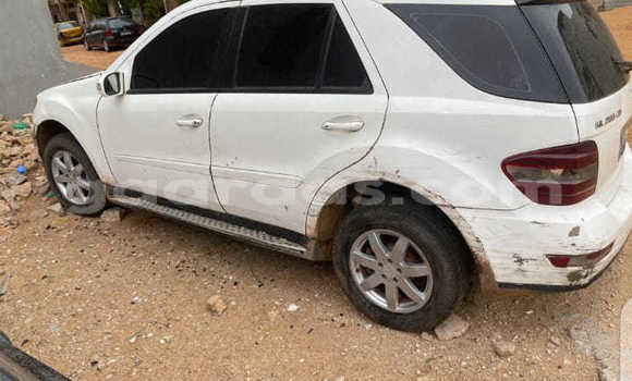 Dieundeu Occasion Mercedes‒Benz G-klasse White Auto in Dakar in Dakar Dieundeu Occasion Mercedes‒Benz G-klasse White Auto in Dakar in Dakar