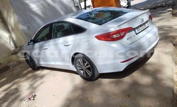 Dieundeu Occasion Hyundai Sonata White Auto in Dakar in Dakar Dieundeu Occasion Hyundai Sonata White Auto in Dakar in Dakar