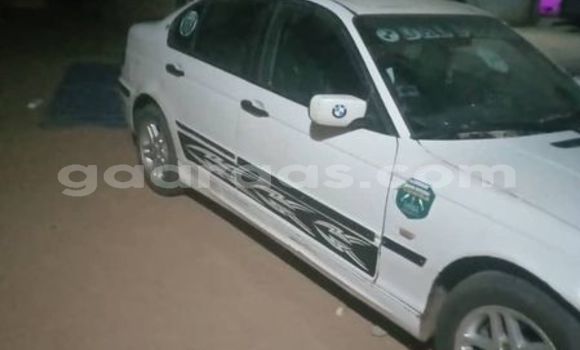 Acheter Occasion Voiture BMW 1-Series Blanc à Dakar, Dakar Acheter Occasion Voiture BMW 1-Series Blanc à Dakar, Dakar