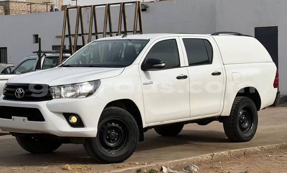 Dieundeu Occasion Toyota Hilux White Auto in Dakar in Dakar Dieundeu Occasion Toyota Hilux White Auto in Dakar in Dakar