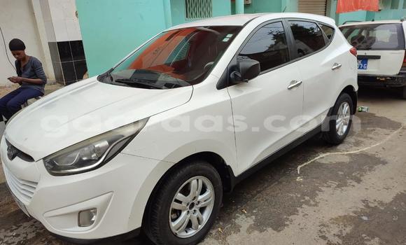 Acheter Occasion Voiture Hyundai ix35 Blanc à Dakar, Dakar Acheter Occasion Voiture Hyundai ix35 Blanc à Dakar, Dakar