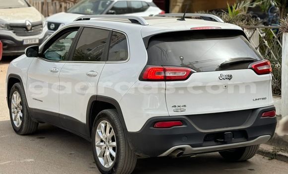 Dieundeu Imported Jeep Cherokee White Auto in Dakar in Dakar Dieundeu Imported Jeep Cherokee White Auto in Dakar in Dakar