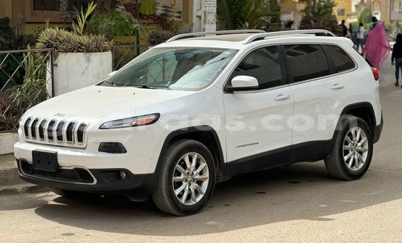 Dieundeu Imported Jeep Cherokee White Auto in Dakar in Dakar Dieundeu Imported Jeep Cherokee White Auto in Dakar in Dakar