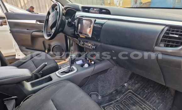 Dieundeu Imported Toyota Hilux White Auto in Dakar in Dakar Dieundeu Imported Toyota Hilux White Auto in Dakar in Dakar