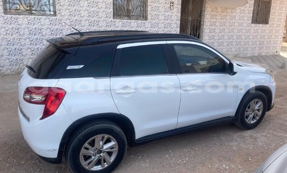 Buy Used Citroen C4 Aircross White Car in Dakar in Dakar Buy Used Citroen C4 Aircross White Car in Dakar in Dakar