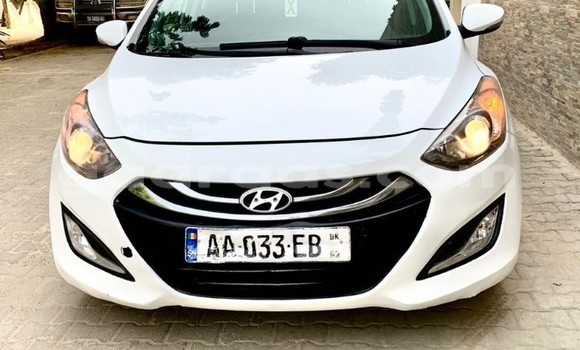 Acheter Occasion Voiture Hyundai Elantra Blanc à Dakar, Dakar Acheter Occasion Voiture Hyundai Elantra Blanc à Dakar, Dakar