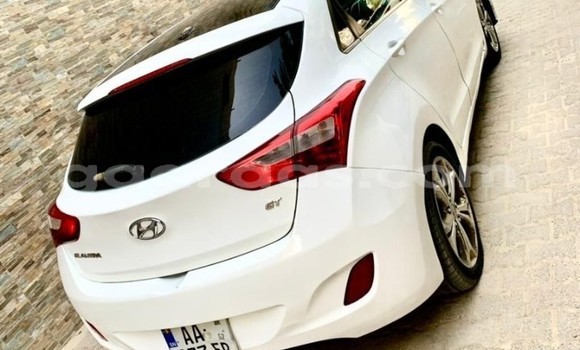 Acheter Occasion Voiture Hyundai Elantra Blanc à Dakar, Dakar Acheter Occasion Voiture Hyundai Elantra Blanc à Dakar, Dakar