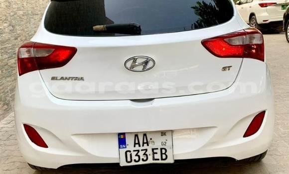 Acheter Occasion Voiture Hyundai Elantra Blanc à Dakar, Dakar Acheter Occasion Voiture Hyundai Elantra Blanc à Dakar, Dakar