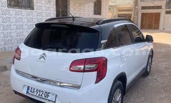 Acheter Occasion Voiture Citroen C3 Aircross Blanc à Dakar, Dakar Acheter Occasion Voiture Citroen C3 Aircross Blanc à Dakar, Dakar