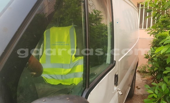 Buy Used Ford E 150 Cargo Van White Truck in Dakar in Dakar Buy Used Ford E 150 Cargo Van White Truck in Dakar in Dakar