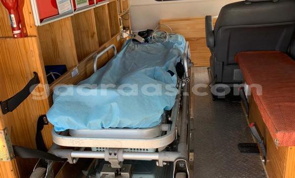 Buy Import Hyundai Starex White Car in Dakar in Dakar Buy Import Hyundai Starex White Car in Dakar in Dakar