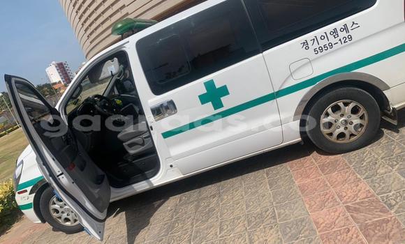 Buy Import Hyundai Starex White Car in Dakar in Dakar Buy Import Hyundai Starex White Car in Dakar in Dakar