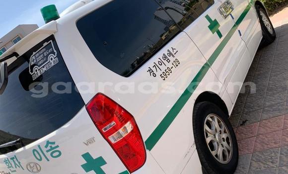 Buy Import Hyundai Starex White Car in Dakar in Dakar Buy Import Hyundai Starex White Car in Dakar in Dakar