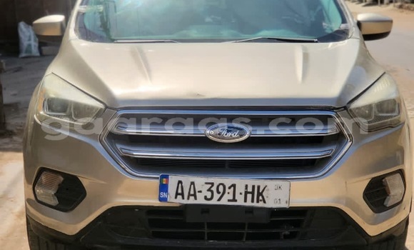 Dieundeu Occasion FORD MUSTANG Beige Auto in Dakar in Dakar