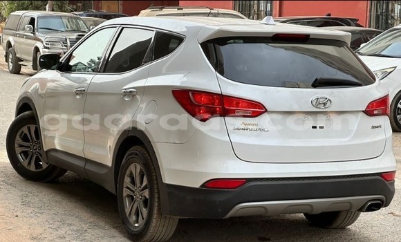 Buy Used Hyundai Santa Fe White Car in Dakar in Dakar Buy Used Hyundai Santa Fe White Car in Dakar in Dakar