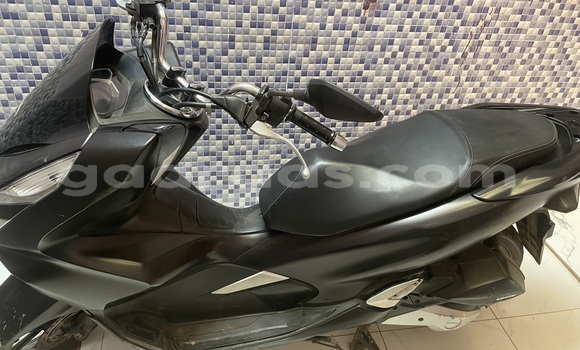 Acheter Occasion Moto Honda PCX Noir à Dakar, Dakar Acheter Occasion Moto Honda PCX Noir à Dakar, Dakar