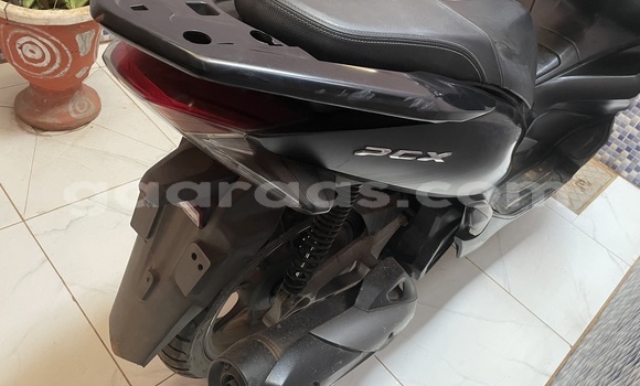 Acheter Occasion Moto Honda PCX Noir à Dakar, Dakar Acheter Occasion Moto Honda PCX Noir à Dakar, Dakar