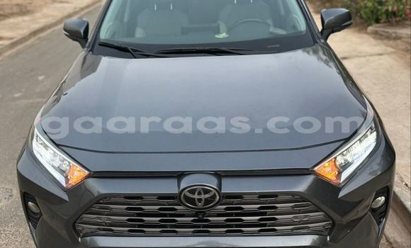 Dieundeu Occasion Toyota RAV4 Silver Auto in Dakar in Dakar