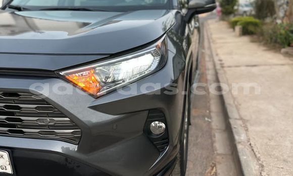 Dieundeu Occasion Toyota RAV4 Silver Auto in Dakar in Dakar Dieundeu Occasion Toyota RAV4 Silver Auto in Dakar in Dakar