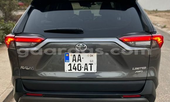 Dieundeu Occasion Toyota RAV4 Silver Auto in Dakar in Dakar Dieundeu Occasion Toyota RAV4 Silver Auto in Dakar in Dakar