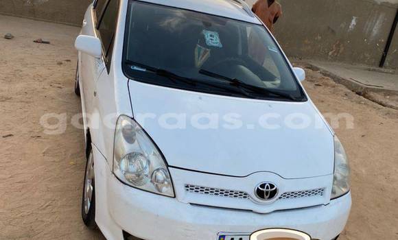 Buy Used Toyota Corolla White Car in Dakar in Dakar