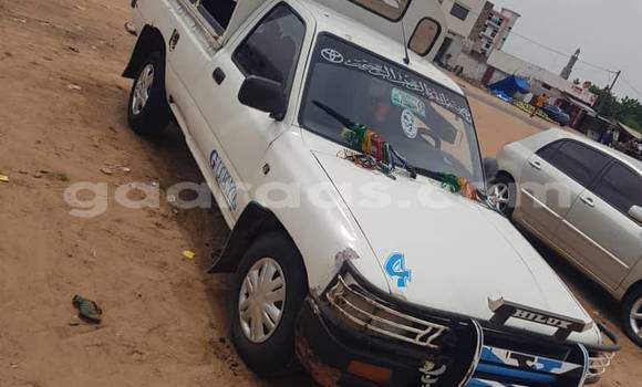 Dieundeu Occasion Toyota Hilux White Auto in Dakar in Dakar