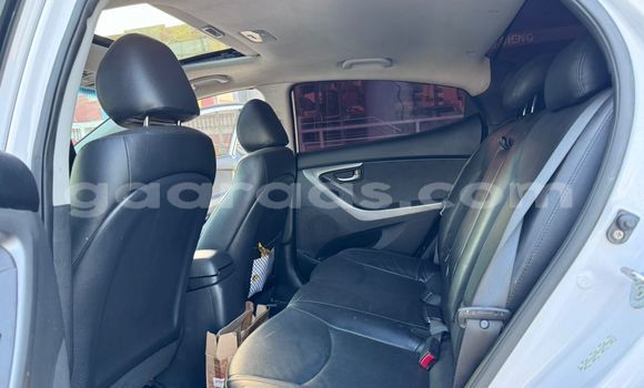 Buy Used Hyundai Elantra White Car in Dakar in Dakar Buy Used Hyundai Elantra White Car in Dakar in Dakar