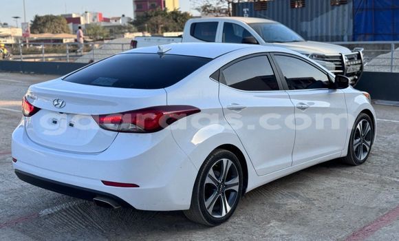 Buy Used Hyundai Elantra White Car in Dakar in Dakar Buy Used Hyundai Elantra White Car in Dakar in Dakar