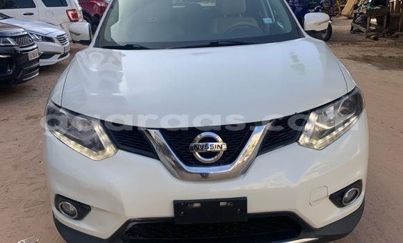 Buy Used Nissan Rogue White Car in Dakar in Dakar