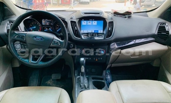 Acheter Occasion Voiture Ford Escape Beige à Dakar, Dakar Acheter Occasion Voiture Ford Escape Beige à Dakar, Dakar