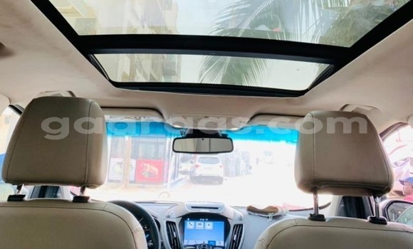 Acheter Occasion Voiture Ford Escape Beige à Dakar, Dakar Acheter Occasion Voiture Ford Escape Beige à Dakar, Dakar