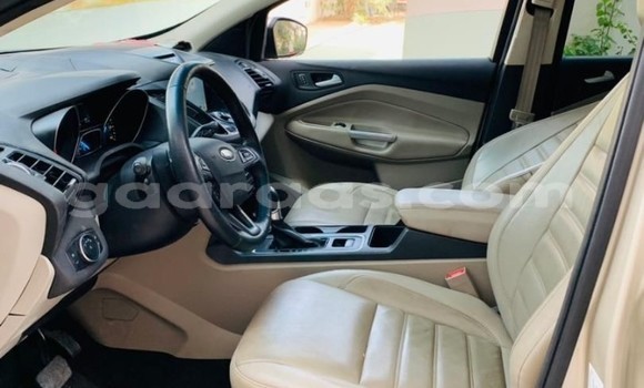 Acheter Occasion Voiture Ford Escape Beige à Dakar, Dakar Acheter Occasion Voiture Ford Escape Beige à Dakar, Dakar