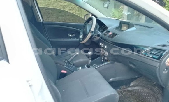 Acheter Occasion Voiture Renault Megane Blanc à Dakar, Dakar Acheter Occasion Voiture Renault Megane Blanc à Dakar, Dakar