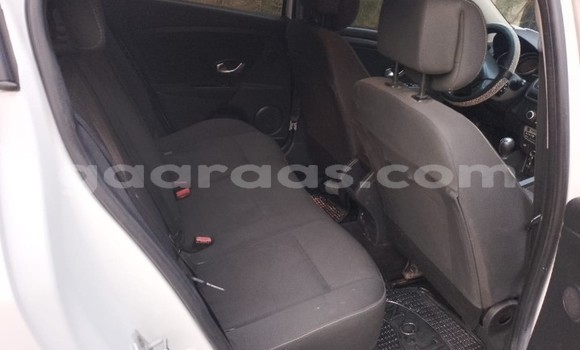 Acheter Occasion Voiture Renault Megane Blanc à Dakar, Dakar Acheter Occasion Voiture Renault Megane Blanc à Dakar, Dakar