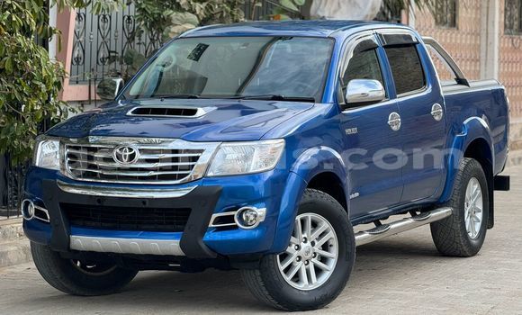 Buy Import Toyota Hilux Blue Car in Dakar in Dakar