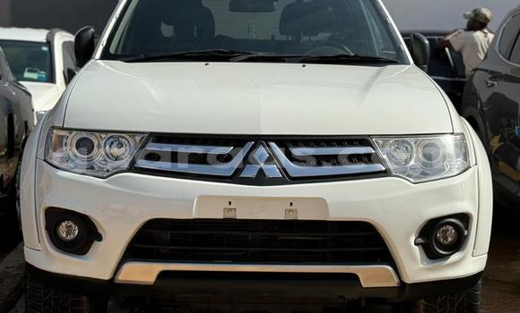Acheter Import Voiture Mitsubishi L200 Blanc à Dakar, Dakar Acheter Import Voiture Mitsubishi L200 Blanc à Dakar, Dakar