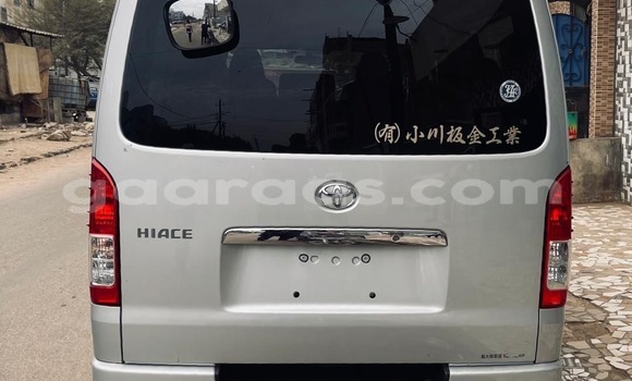 Buy Used Toyota Hiace Silver Car in Dakar in Dakar Buy Used Toyota Hiace Silver Car in Dakar in Dakar